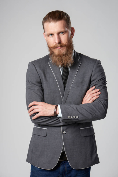 Hipster business man looking to side - Fotoğraf, Görsel