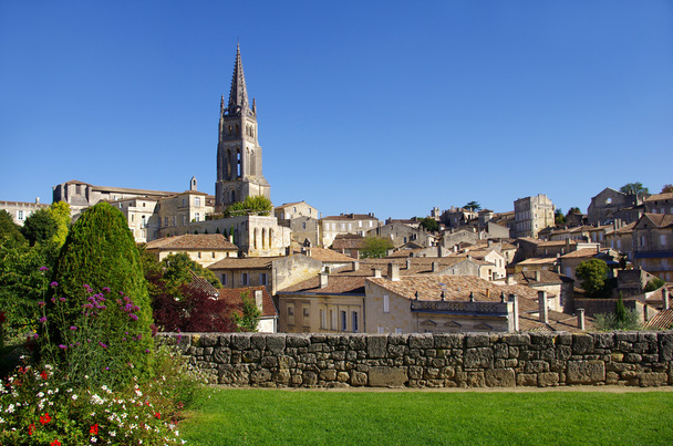 Gran vista del pueblo de Saint Emilion
 - Foto, Imagen