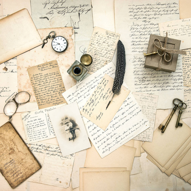 Old letters and postcards vintage accessory antique photo - Фото, зображення