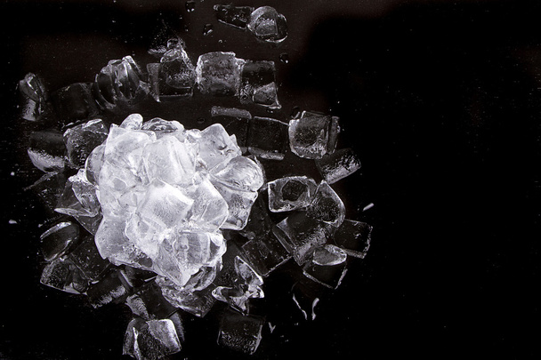 Ice on a black background - Fotoğraf, Görsel