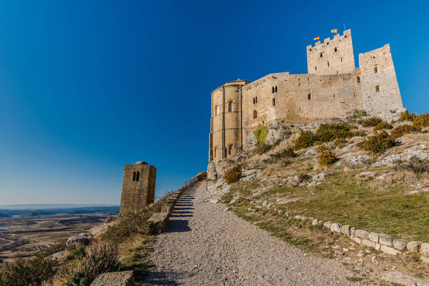 Ancient medieval Loarre knight's Castle in Spain - Foto, Imagem