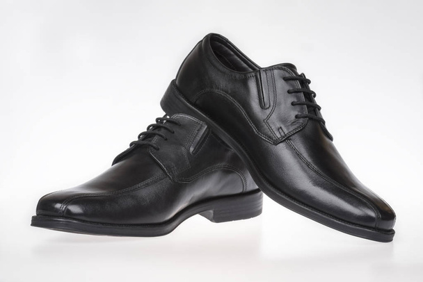 Black men's leather shoes - Foto, Bild