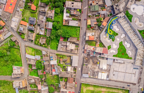 Вид зверху міських безліч будинків у Банос De Agua Santa, Еквадор - Фото, зображення