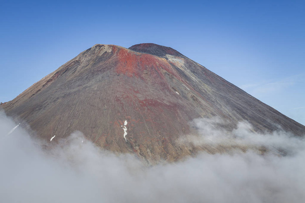 Volcan Ngauruhoe (2291mt), parc national des Tongariro, île du Nord
 - Photo, image