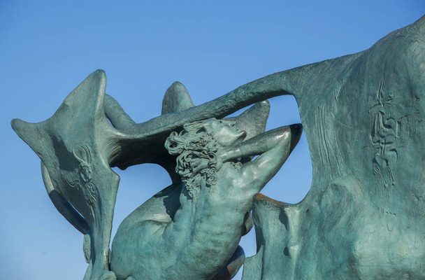 Скульптура Парсифе (фрагмент) Оскара Эструги
 - Фото, изображение
