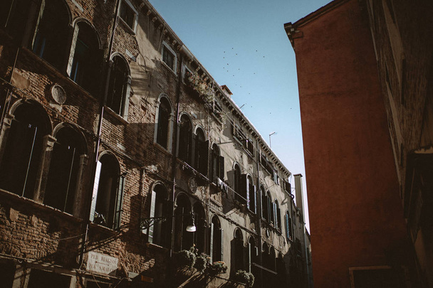ヴェネツィアの家のファサード - 写真・画像