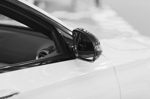 rearview mirror - Zdjęcie, obraz