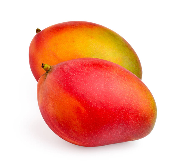 Mango geïsoleerd op witte achtergrond - Foto, afbeelding