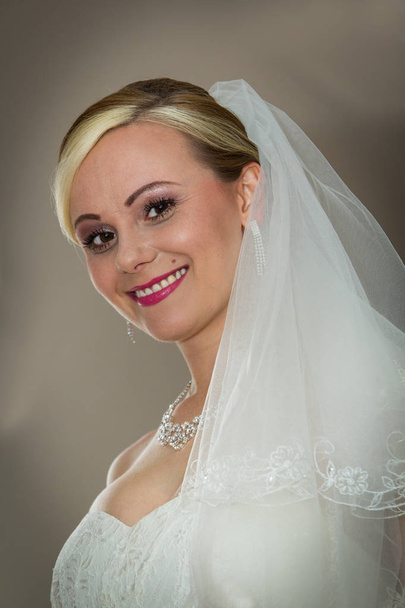 молодая невеста
 - Фото, изображение