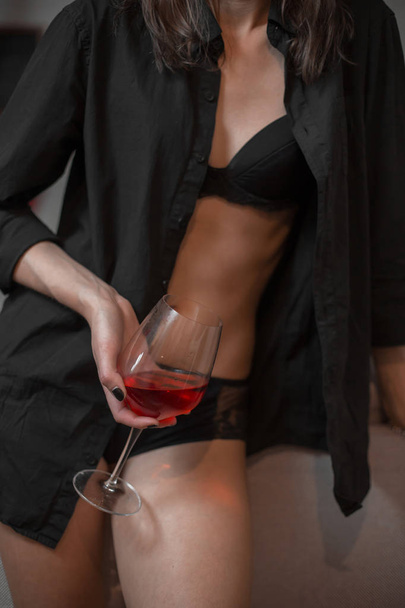 cute women's alcoholism - Valokuva, kuva