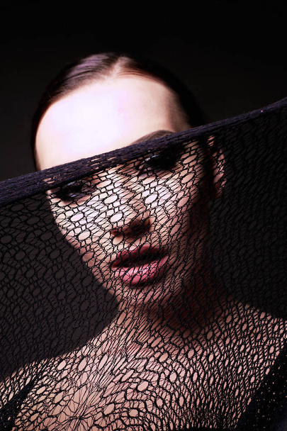 portrait of gorgeous sensual woman with dark hair - Fotografie, Obrázek