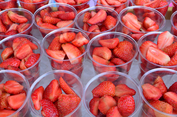 Copo de fruta fresca (Morango
) - Foto, Imagem