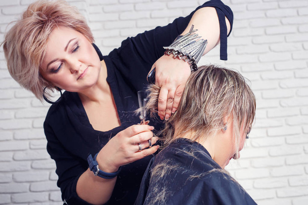 Process of hair cutting - Fotoğraf, Görsel