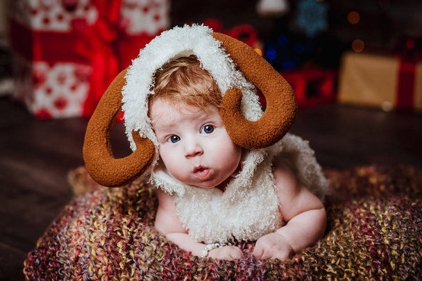 baby boy with christmas decor - Valokuva, kuva