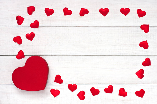 Valentines Day heart shaped gift box - Valokuva, kuva