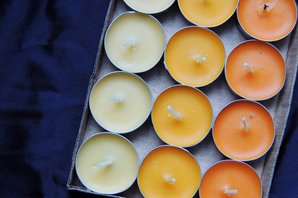 Αρωματικά κεριά και σπίρτα - Φωτογραφία, εικόνα