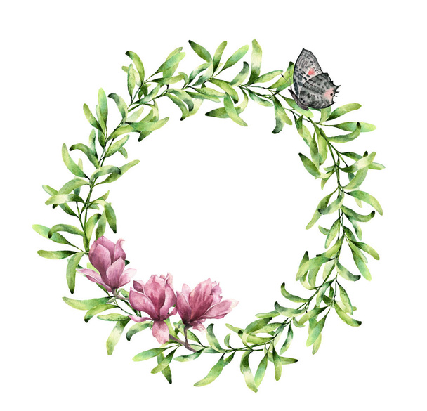 Vesiväri vehreys seppele magnolia ja perhonen. Käsin maalattu kukka raja eristetty valkoisella pohjalla. Kasvitieteellinen kuvitus vihreillä yrteillä ja hyönteisillä suunnitteluun, painamiseen tai kankaaseen
. - Valokuva, kuva