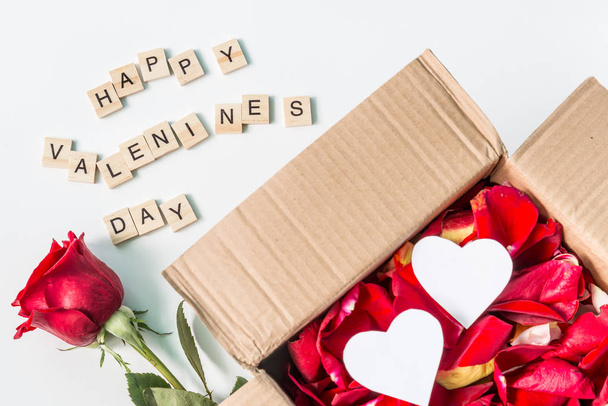 Geschenkbox zum Valentinstag - Foto, Bild