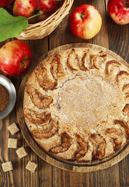 Домашний яблочный пирог - Фото, изображение