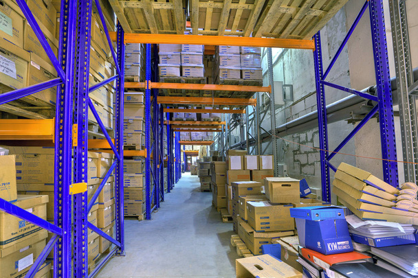 Record storage archives, boxes of stored records in warehouse. - Foto, Imagen
