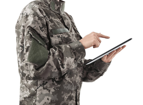 Soldier holding tablet - Φωτογραφία, εικόνα
