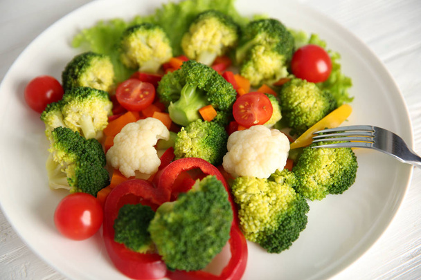 Plate with fresh vegetables - Zdjęcie, obraz