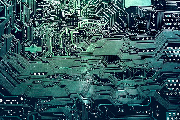 Ηλεκτρονικό κύκλωμα του υπολογιστή. Πρόστιμο η σιλουέτα μοτίβο σε τόνους του μπλε και πράσινο. - Φωτογραφία, εικόνα