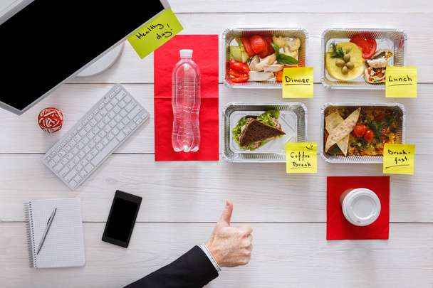 Günlük yemek sağlıklı ofis, ahşap, üstten görünüm - Fotoğraf, Görsel