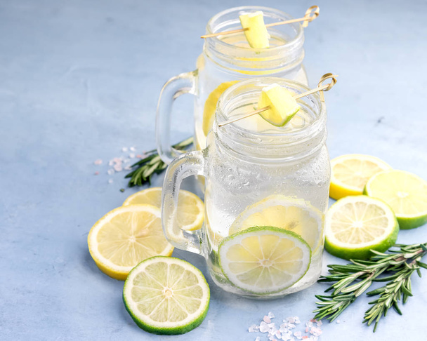 Lemonade with fresh lemon and lime Lemomade with rosemary and salt - Zdjęcie, obraz