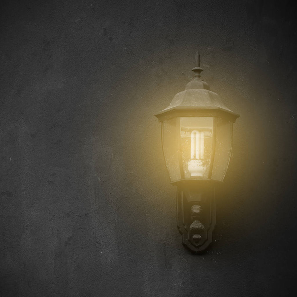 Lamp on cement wall - Foto, afbeelding