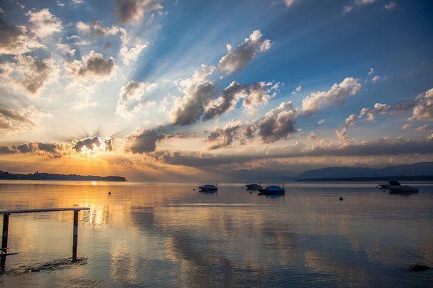 Geneven järvi auringonnousu
 - Valokuva, kuva
