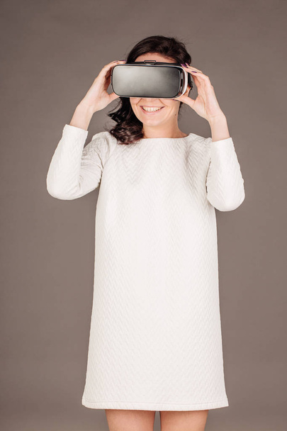female with glasses of virtual reality  - Foto, Imagen