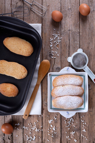 frisch gebackene savoiardi-Kekse - Foto, Bild