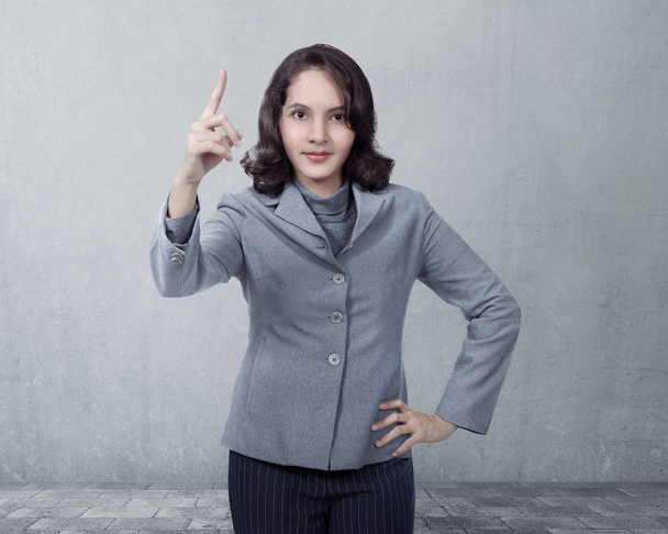 businesswoman pointing something - Foto, immagini