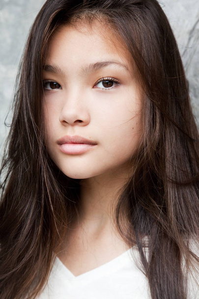 Retrato de una chica asiática
 - Foto, Imagen