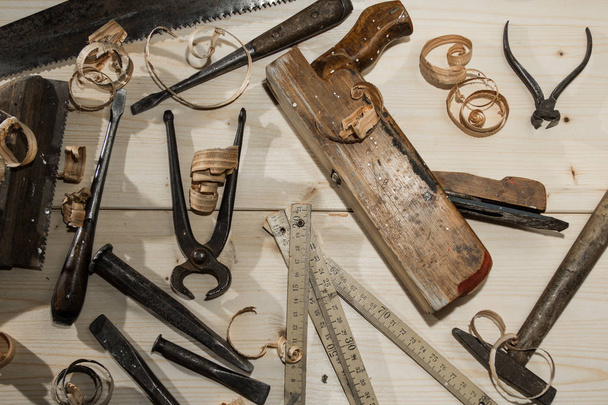 herramientas de carpintería antiguas
 - Foto, Imagen