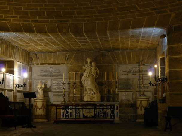 Crypte de la cathédrale de Cadix
 - Photo, image