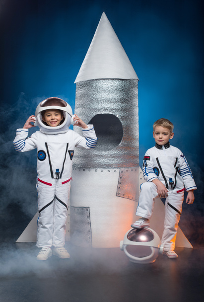 Kids playing astronauts - Фото, изображение
