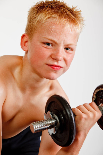 Boy working out - 写真・画像