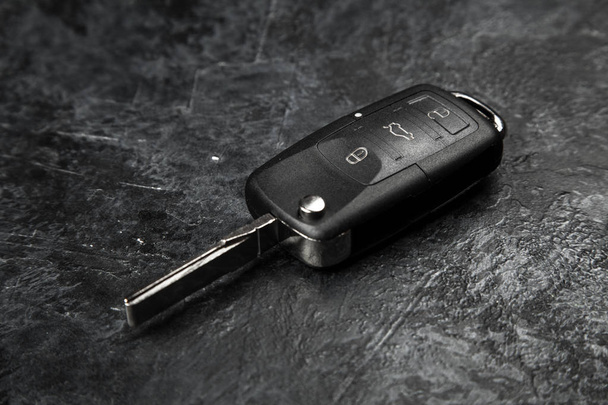 Autoschlüssel auf dunklem Hintergrund - Foto, Bild
