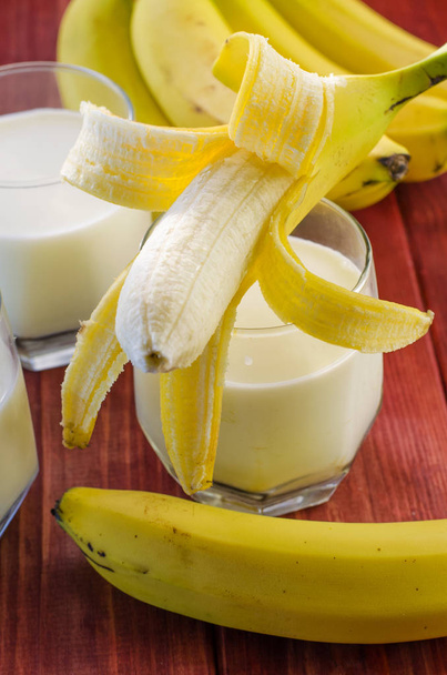 bananen en melk - Foto, afbeelding
