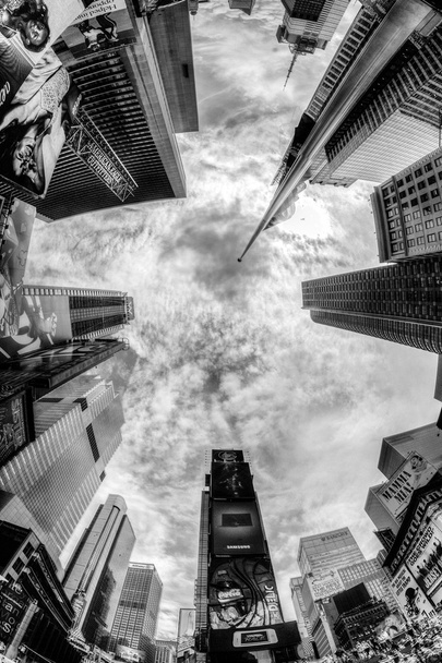 Looking up, Times Square, New York, États-Unis, noir et blanc
 - Photo, image