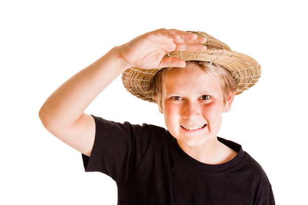 麦わら帽子の少年の肖像画 - 写真・画像