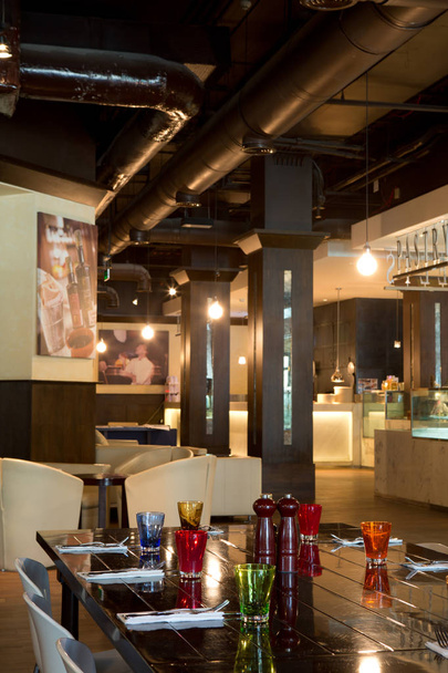 Dubai, United Arab Emirates, 06/06/2015, Urbano Italian Restaurant, Dubai Mall, souk al bahar, Downtown Dubai. - Fotoğraf, Görsel