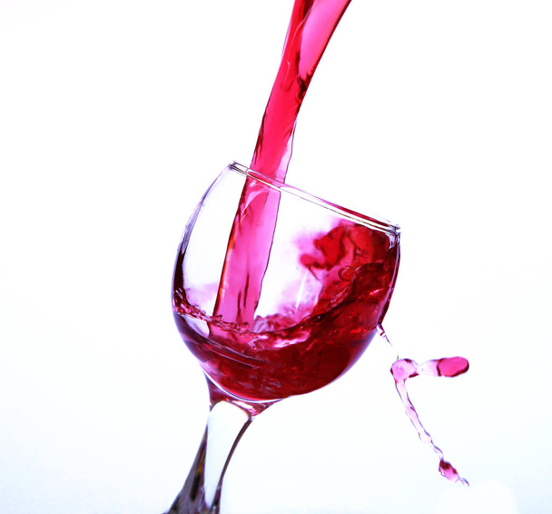 a kristály pohár vörös bor - Fotó, kép