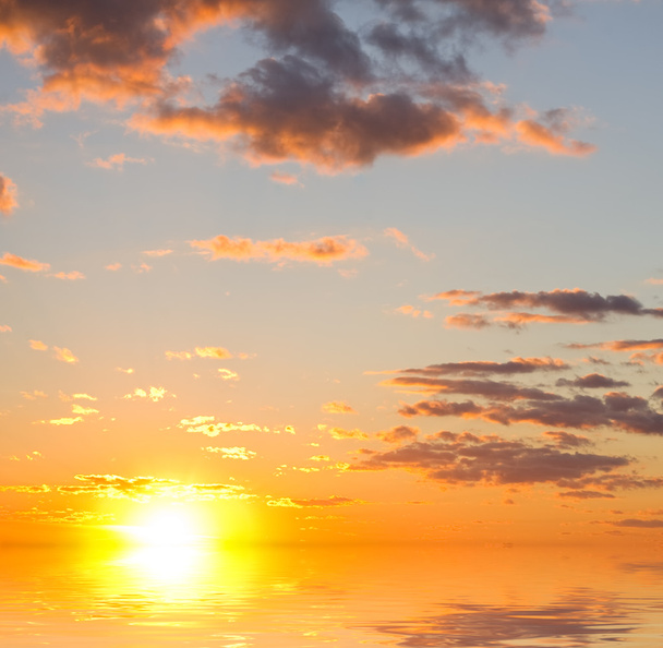 hemelachtergrond op zonsondergang - Foto, afbeelding