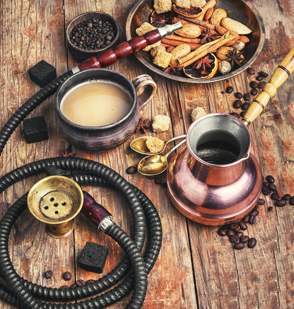 Кофе и кальяны
 - Фото, изображение