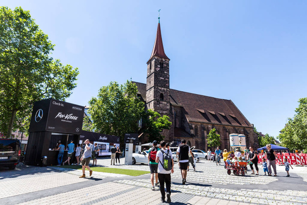 View of St. Jakob Church in the old town part of Nuremberg - Фото, зображення