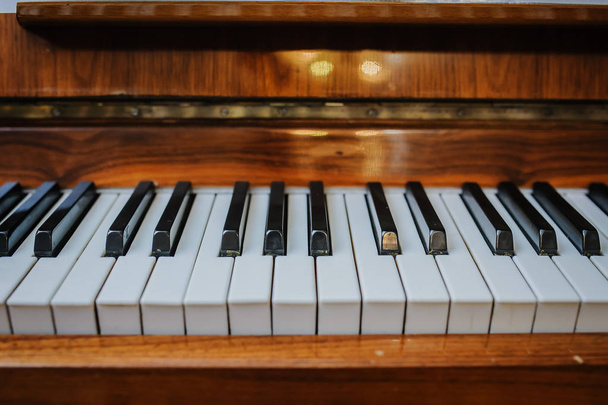 piano noten oud - Foto, afbeelding