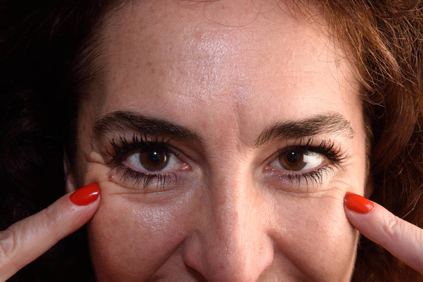 Detail of wrinkles in a woman's eyes - Foto, Imagem
